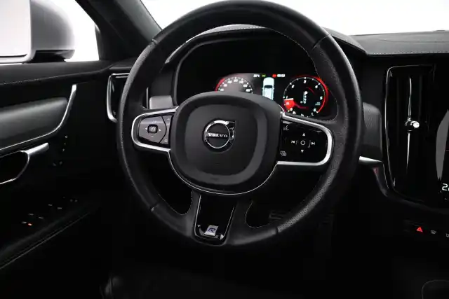 Valkoinen Farmari, Volvo V90 – VAR-08537