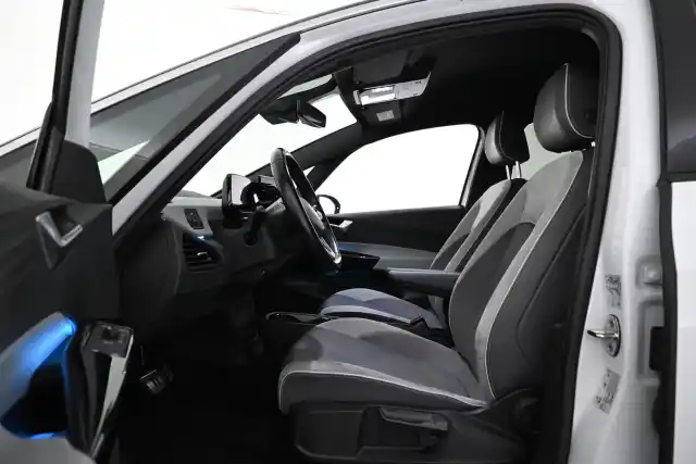 Valkoinen Viistoperä, Volkswagen ID.3 – VAR-08553