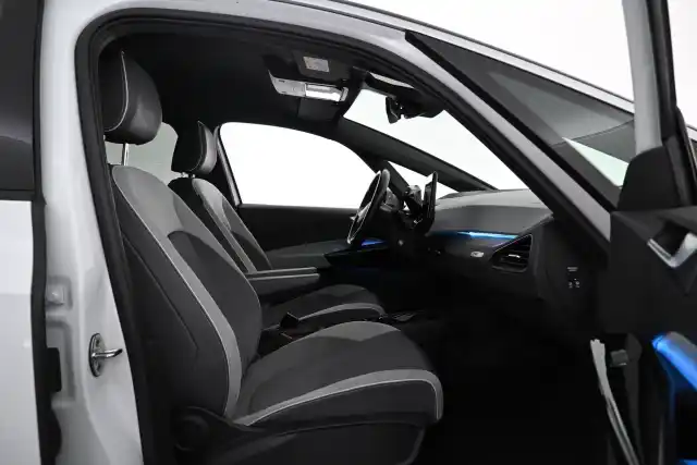 Valkoinen Viistoperä, Volkswagen ID.3 – VAR-08553