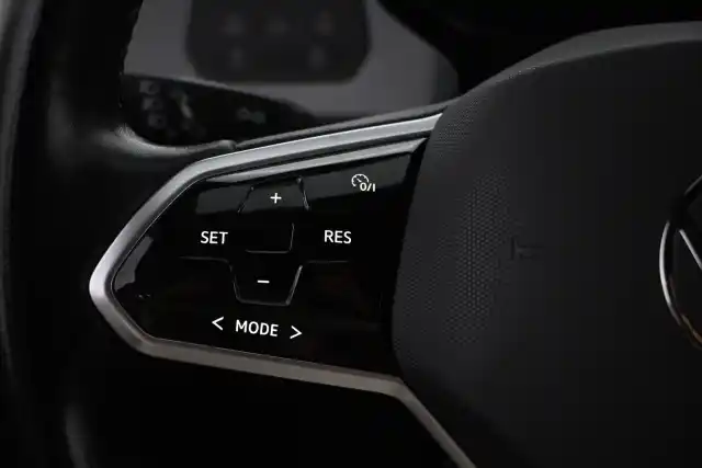 Valkoinen Viistoperä, Volkswagen ID.3 – VAR-08553