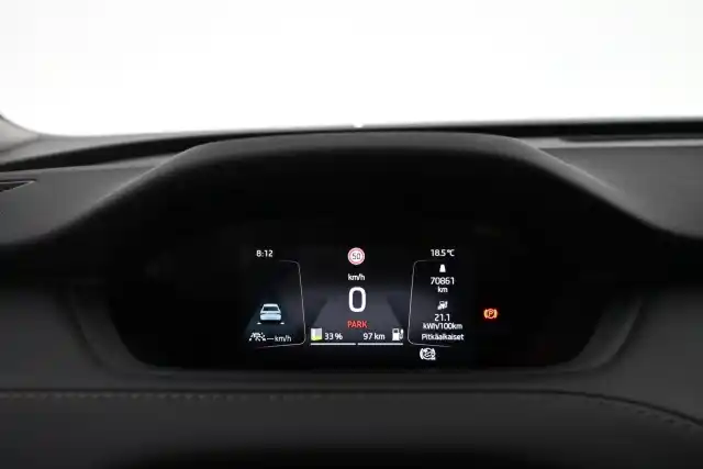 Valkoinen Maastoauto, Skoda Enyaq – VAR-08566