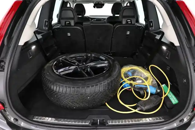 Musta Farmari, Mercedes-Benz E – VAR-08590