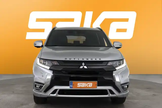 Harmaa Maastoauto, Mitsubishi Outlander PHEV – VAR-08771