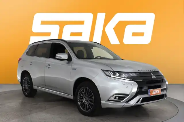 Harmaa Maastoauto, Mitsubishi Outlander PHEV – VAR-08771