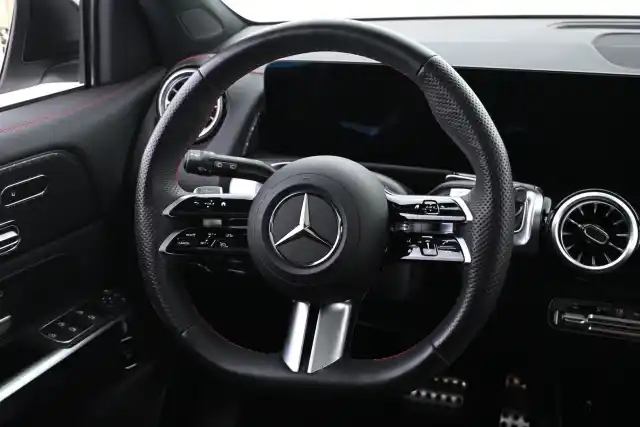 Valkoinen Maastoauto, Mercedes-Benz EQB – VAR-08880