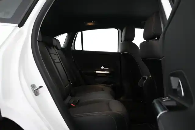 Valkoinen Maastoauto, Mercedes-Benz EQA – VAR-08892