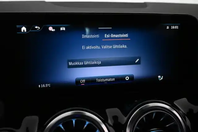 Valkoinen Maastoauto, Mercedes-Benz EQA – VAR-08892