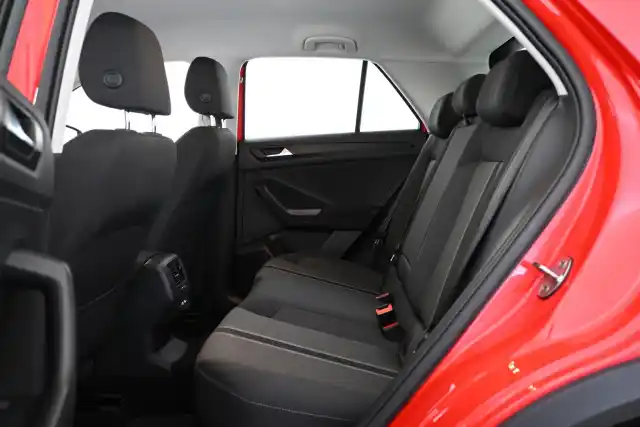 Valkoinen Maastoauto, Mercedes-Benz EQA – VAR-08892
