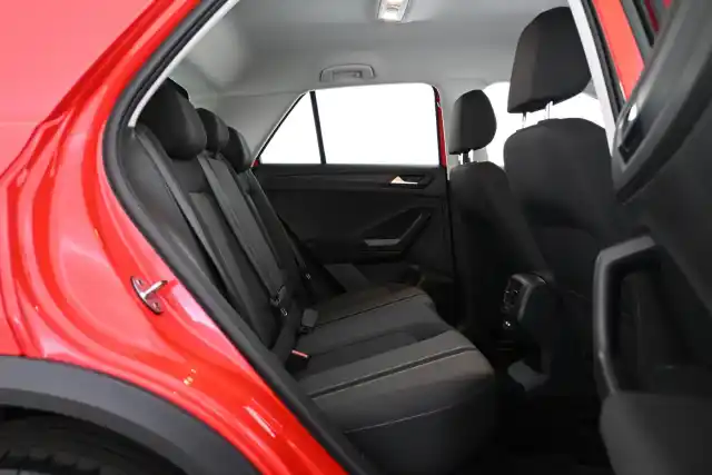 Valkoinen Maastoauto, Mercedes-Benz EQA – VAR-08892