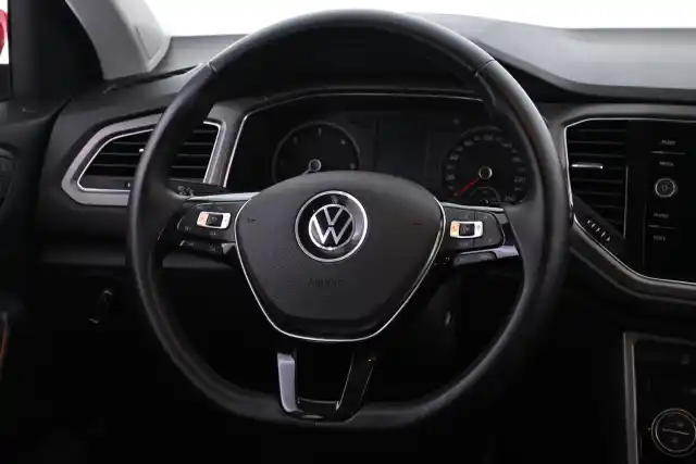 Valkoinen Maastoauto, Mercedes-Benz EQA – VAR-08892