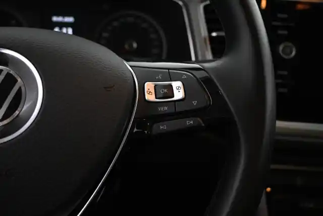 Valkoinen Maastoauto, Mercedes-Benz EQA – VAR-08892