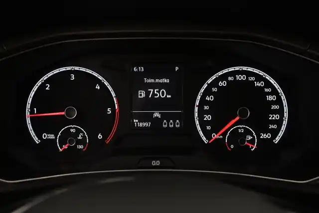 Valkoinen Maastoauto, Mercedes-Benz EQA – VAR-08892