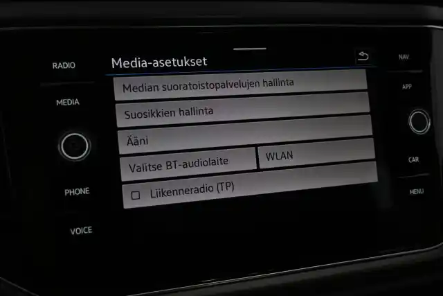 Valkoinen Maastoauto, Mercedes-Benz EQA – VAR-08892