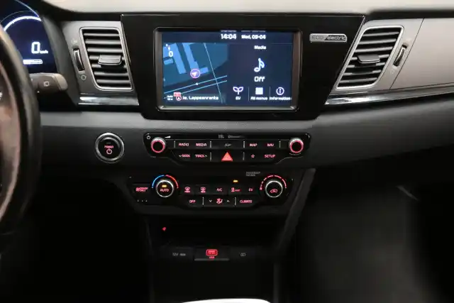 Punainen Maastoauto, Kia NIRO – VAR-08904