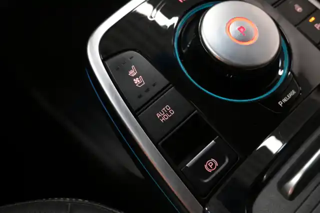 Punainen Maastoauto, Kia NIRO – VAR-08904