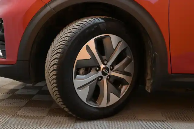 Punainen Maastoauto, Kia NIRO – VAR-08904