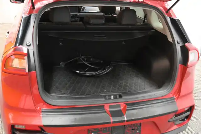 Punainen Maastoauto, Kia NIRO – VAR-08904