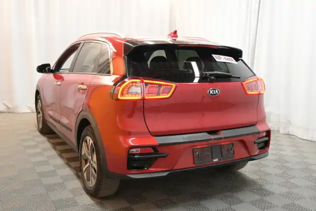 Punainen Maastoauto, Kia NIRO – VAR-08904