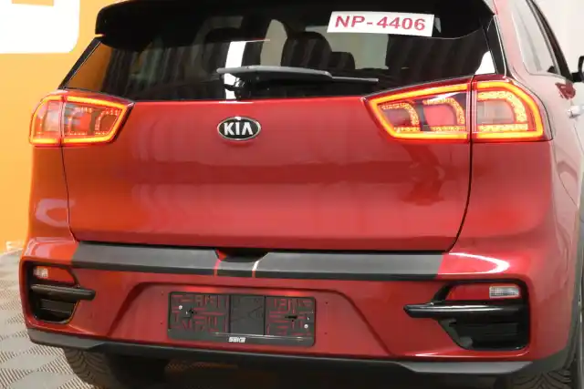Punainen Maastoauto, Kia NIRO – VAR-08904