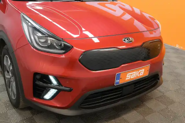 Punainen Maastoauto, Kia NIRO – VAR-08904