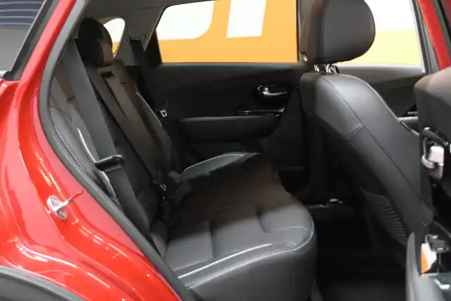 Punainen Maastoauto, Kia NIRO – VAR-08904