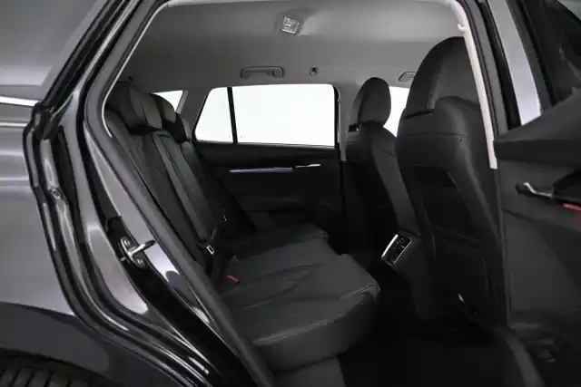 Musta Maastoauto, Skoda Enyaq – VAR-09040