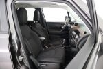 Harmaa Maastoauto, Jeep Renegade – VAR-09269, kuva 15