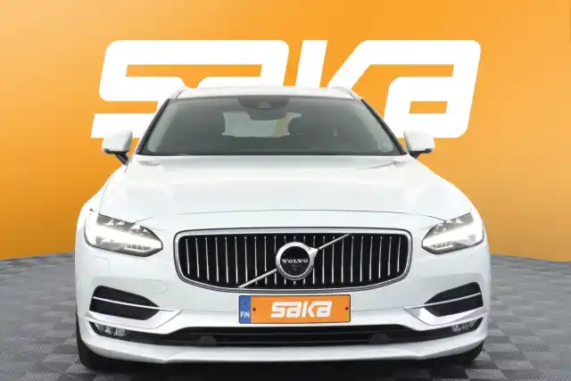 Valkoinen Farmari, Volvo V90 – VAR-09316