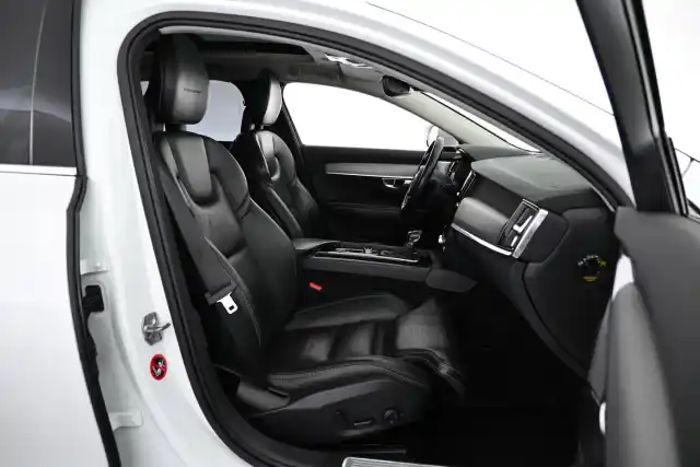 Valkoinen Farmari, Volvo V90 – VAR-09316
