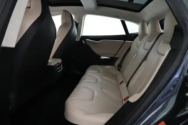 Harmaa Sedan, Tesla Model S – VAR-09360