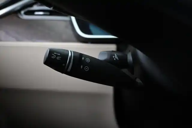 Harmaa Sedan, Tesla Model S – VAR-09360