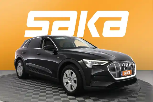 Musta Maastoauto, Audi e-tron – VAR-09480