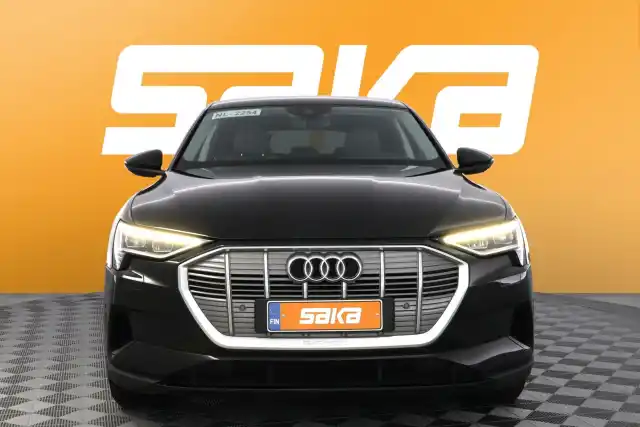 Musta Maastoauto, Audi e-tron – VAR-09480