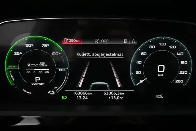 Musta Maastoauto, Audi e-tron – VAR-09480