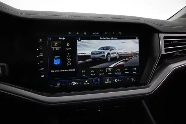 Valkoinen Maastoauto, Volkswagen Touareg – VAR-09596