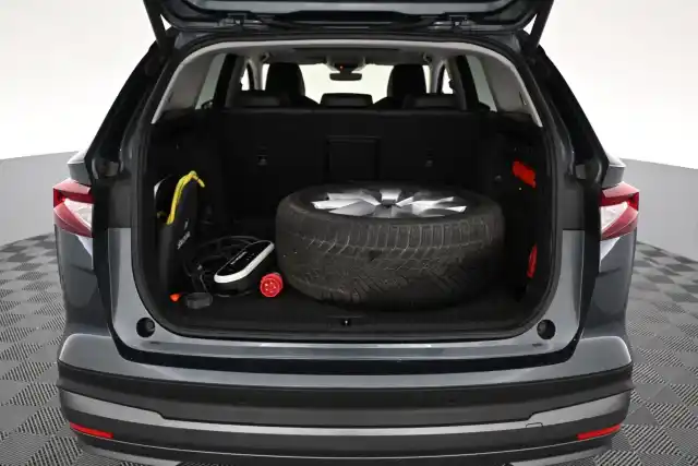 Harmaa Maastoauto, Skoda Enyaq – VAR-09600