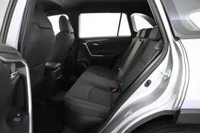 Harmaa Maastoauto, Toyota RAV4 Plug-in – VAR-09621
