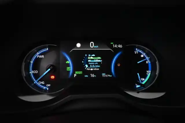 Harmaa Maastoauto, Toyota RAV4 Plug-in – VAR-09621