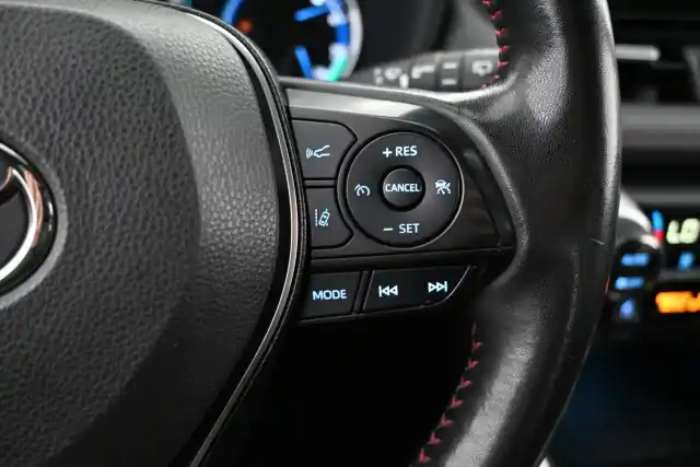 Harmaa Maastoauto, Toyota RAV4 Plug-in – VAR-09621
