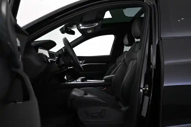 Musta Maastoauto, Audi Q8 e-tron – VAR-09661