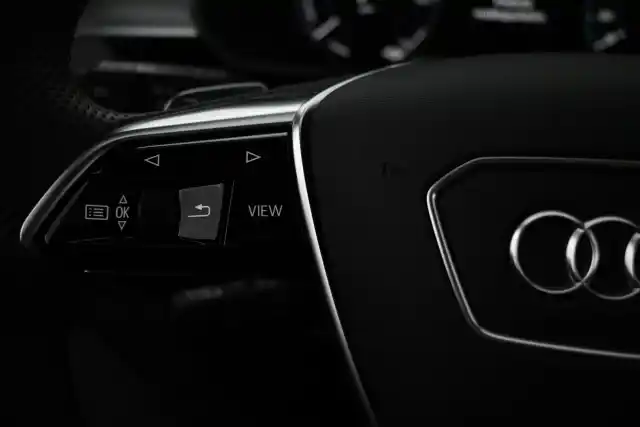 Musta Maastoauto, Audi Q8 e-tron – VAR-09661