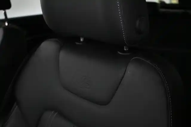 Musta Maastoauto, Audi Q8 e-tron – VAR-09661