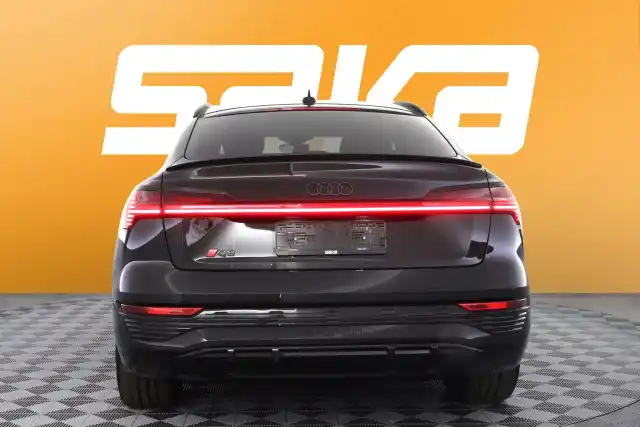 Musta Maastoauto, Audi Q8 e-tron – VAR-09661