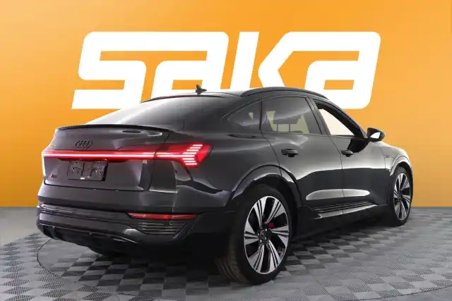 Musta Maastoauto, Audi Q8 e-tron – VAR-09661