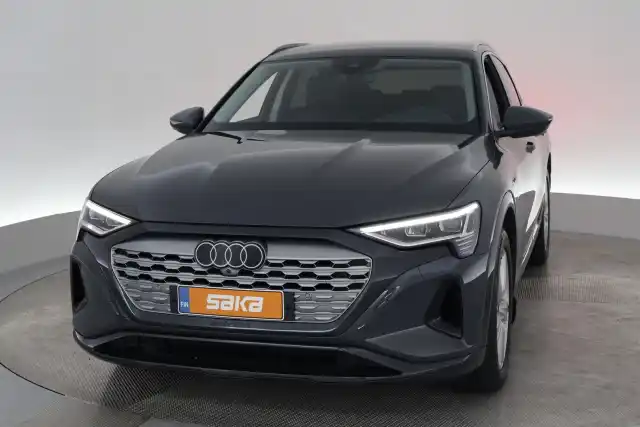 Harmaa Coupe, Audi Q8 e-tron – VAR-09709