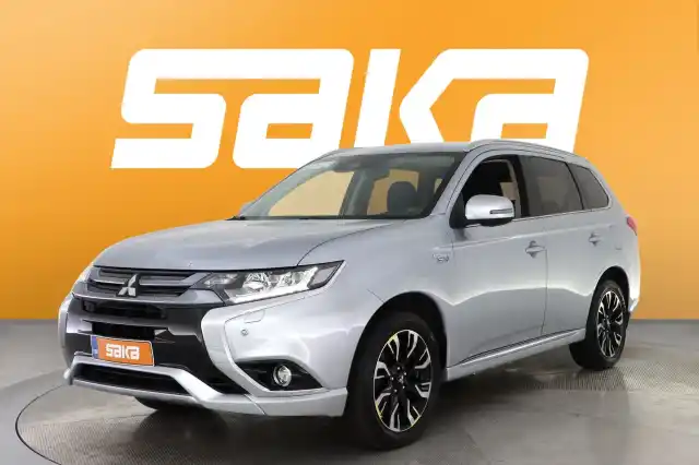 Harmaa Maastoauto, Mitsubishi Outlander PHEV – VAR-09837