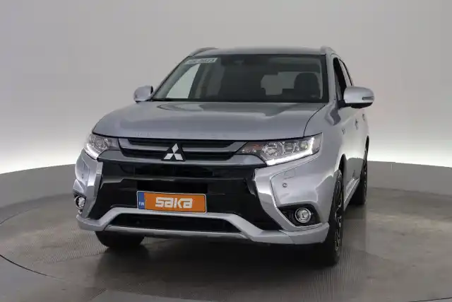 Harmaa Maastoauto, Mitsubishi Outlander PHEV – VAR-09837