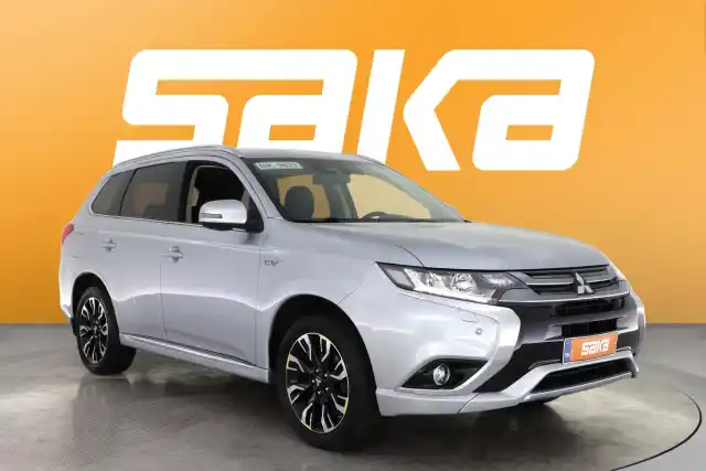 Harmaa Maastoauto, Mitsubishi Outlander PHEV – VAR-09837