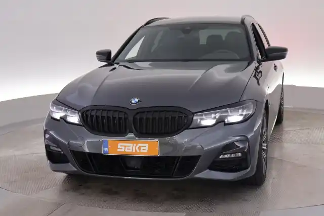 Harmaa Farmari, BMW 330 – VAR-09869