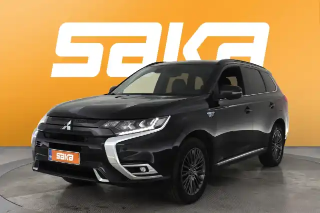 Musta Maastoauto, Mitsubishi Outlander PHEV – VAR-09915